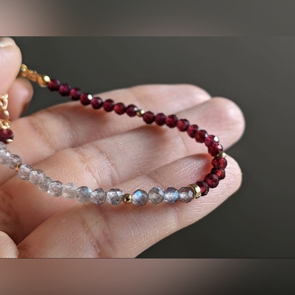 Garnet Labradorite Bracelet Bracelet Gemstone Gold filled handmade jewelry - Picture 2 of 5